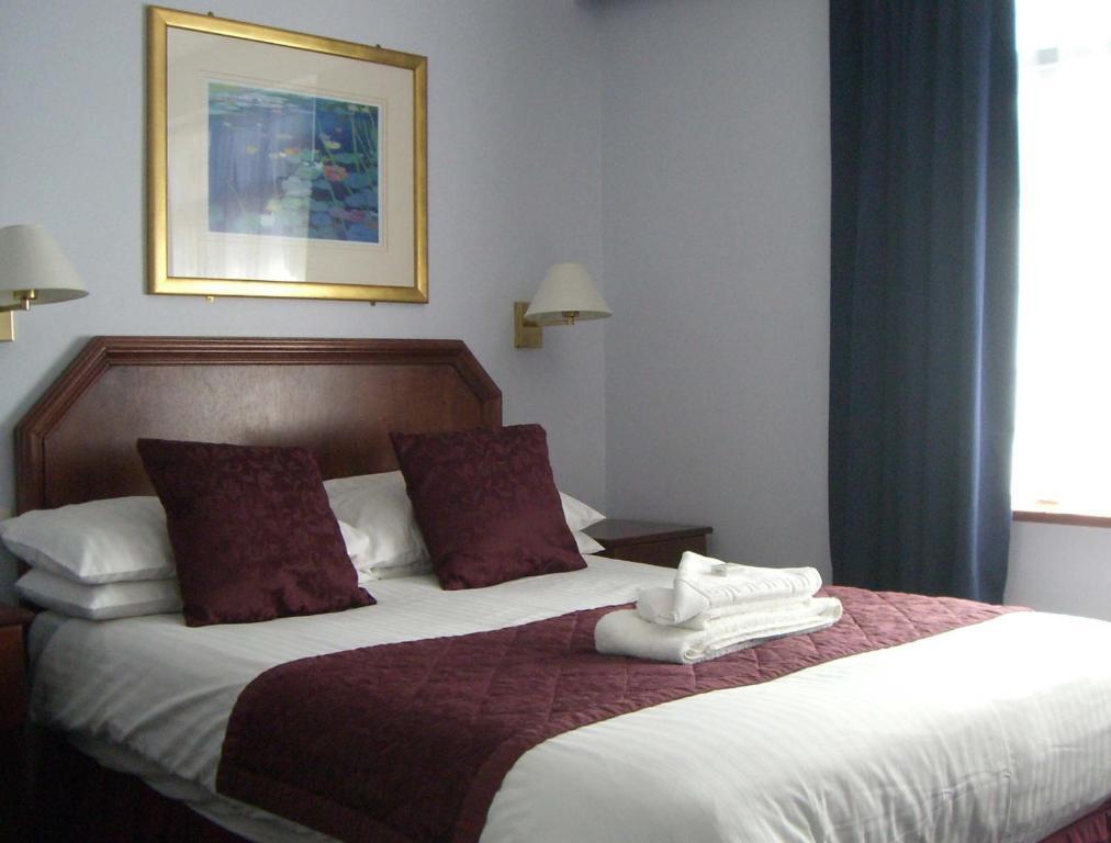 Kings Paget Hotel West Drayton  Rum bild