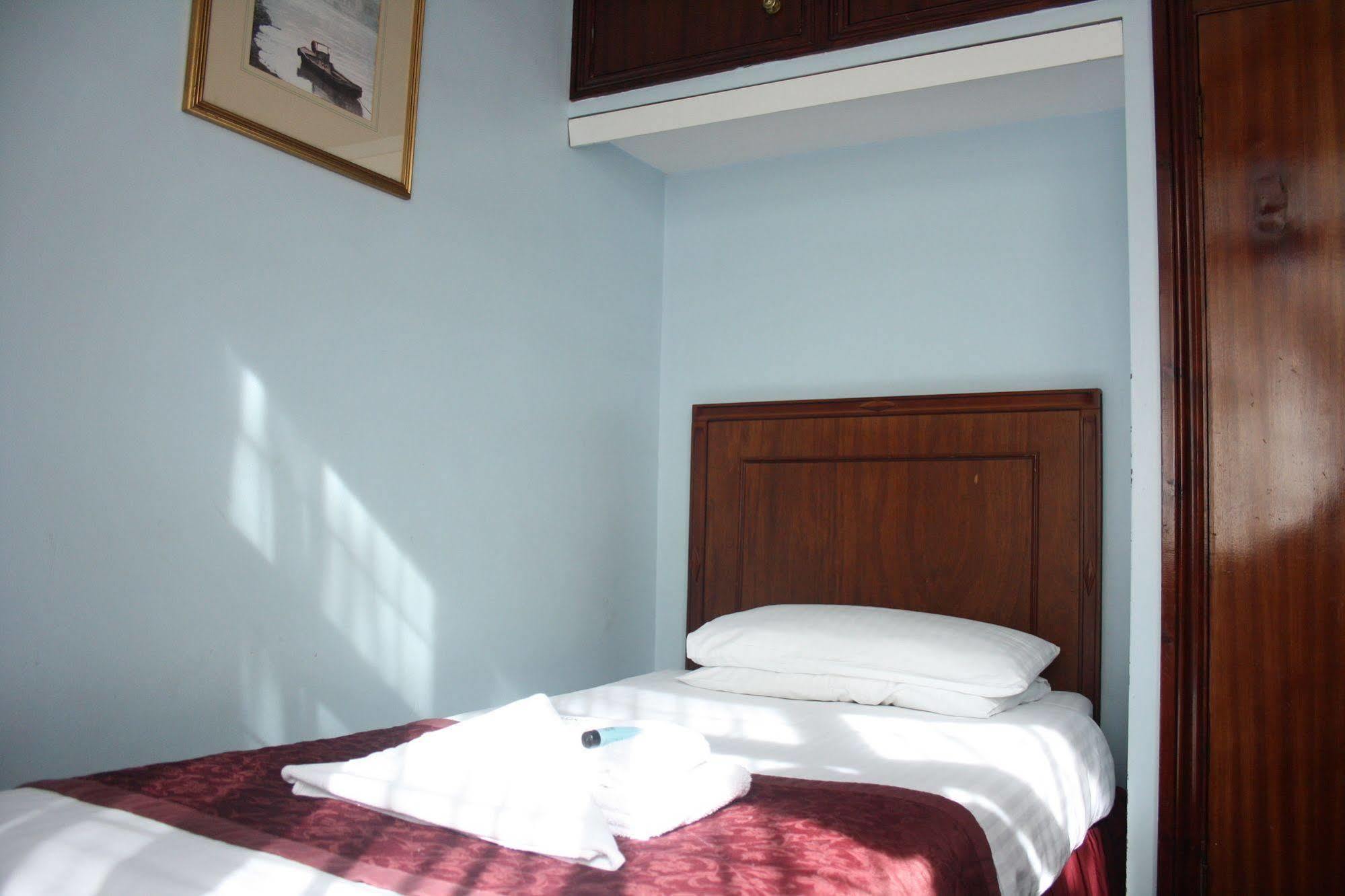 Kings Paget Hotel West Drayton  Exteriör bild