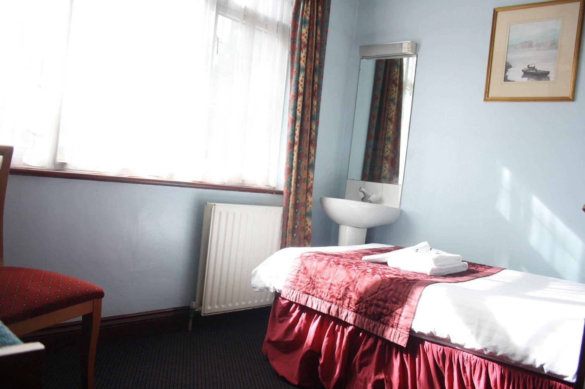 Kings Paget Hotel West Drayton  Exteriör bild